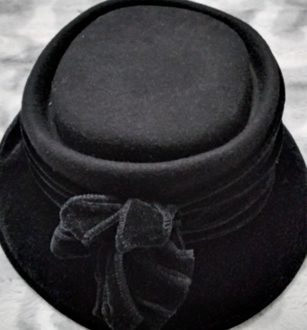 Vintage Arlin Black 100% Wool Women's Hat